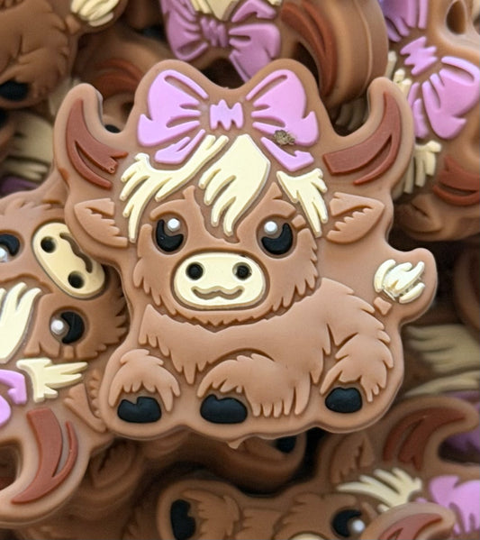 Bowtie Highland Cow Focal